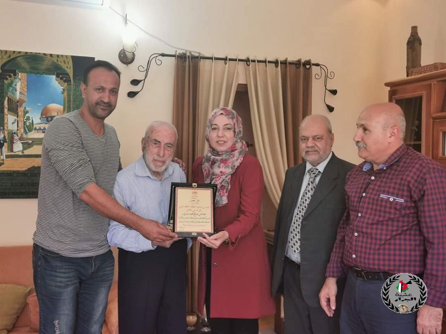 وزارة الثقافة تكرم الأستاذ و المربي الفاضل صالح محمد جرار 